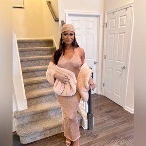 Custom Rihanna CFDA costume. Fits like an xs. I am 5'6 130 pounds